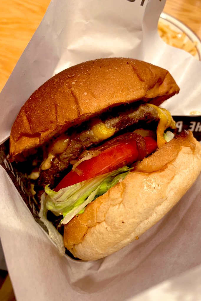 ゆーくん 海老名にあるjsバーガーは渋谷 原宿 新宿とか都内にお店があるらしく ここのハンバーガーはかなり肉厚で食べ応え十分で美味 何回も通ってる T Co Lt2u8rvlkm Twitter