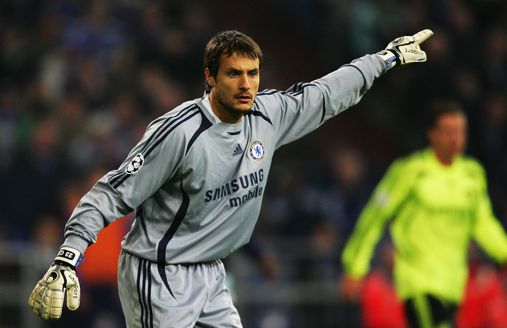 Happy 47th birthday to former Chelsea and Tottenham goalkeeper Carlo Cudicini... 