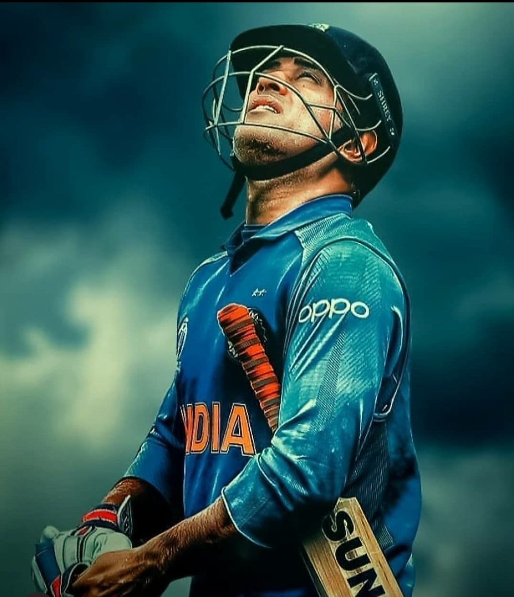 AmbroseAlex6's tweet photo. And the Thala retires.. 

#loveudhoni https://t.co/YOrJLsmvP7
