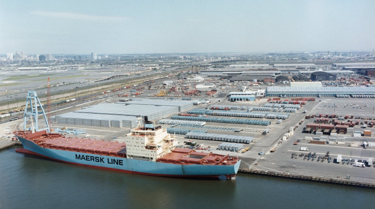 Maersk's tweet image. 45 years ago Adrian Mærsk launched our first containerised route - The Panama Line. The voyage began 5 September 1975 when Adrian Mærsk left pier 51 in Newark, New Jersey loaded with 385 containers.  
#Maersk #Maerskheritage #containerisation