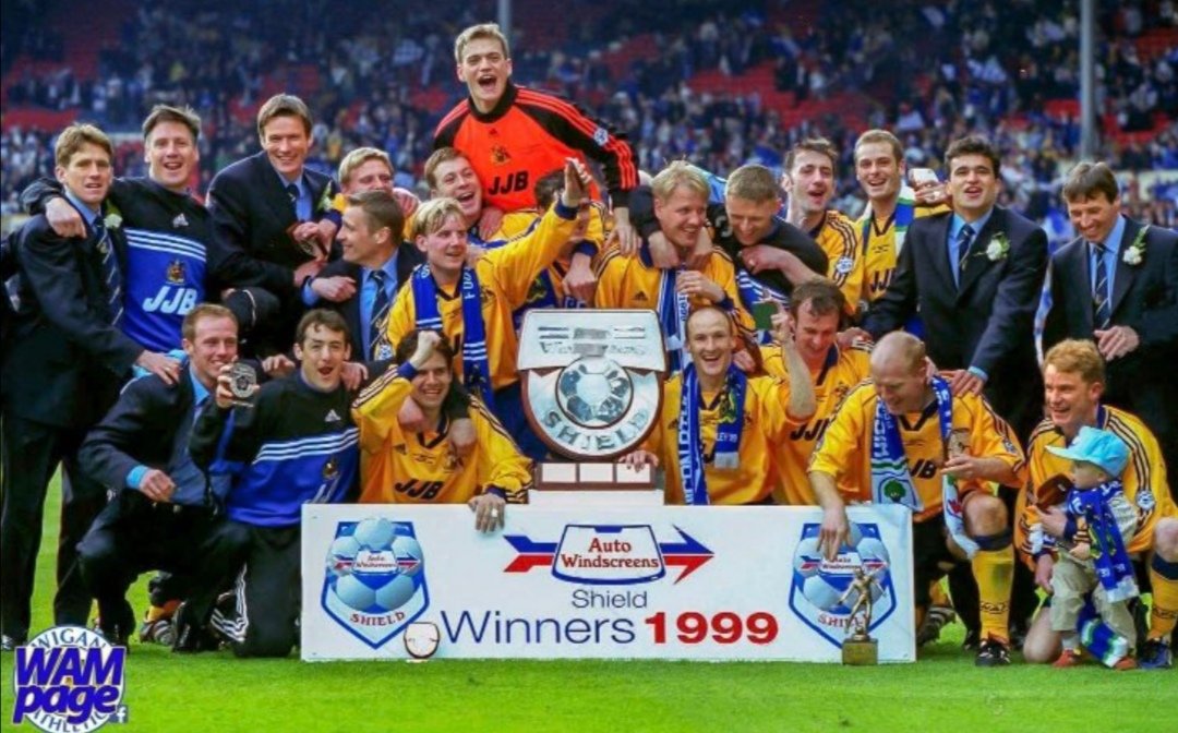 abacus_2000's tweet photo. The 1999 success was shared with fellow NI internationals Roy Carroll & Michael O'Neill.
After retirement Pat has achieved even greater success. He set up the charity 'Train to be Smart' to promote positive mental health and well-being through sport
#Train2BSmart #itssmarttotalk https://t.co/VSsAnGS9go