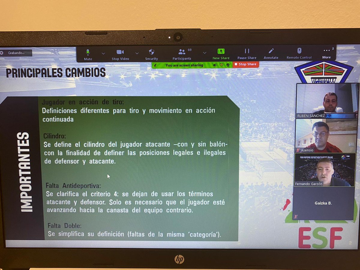 Basketbasko's tweet photo. ¡En directo! 

Stage de Pretemporada del Comité Vasco de Árbitros. 

Turno para los árbitros. https://t.co/AwW7kLdmAf