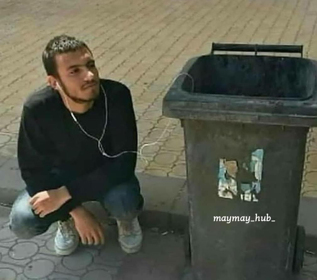 aswathama___'s tweet photo. Me listening to "remake" of old songs: https://t.co/lnjKKhVSQ9