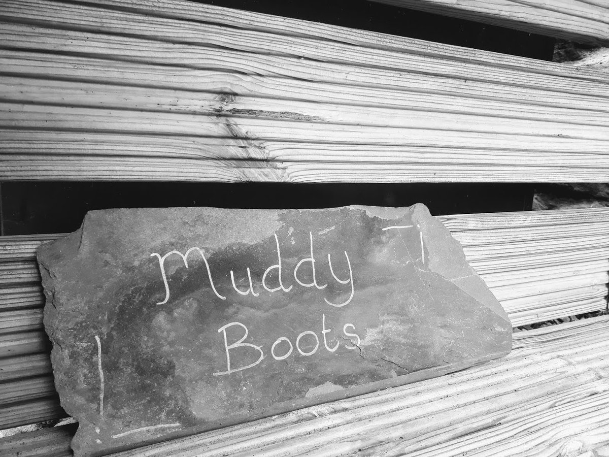 We know you love to walk &amp; where there is walking there's always a chance of muddy boots &amp; wet hats &amp; coats  
We have a boot store together with a drying cupboard for hats, coats and anything else that might be wet!
#walkingholiday #holidaycottagenorthumberland #hadrianswall