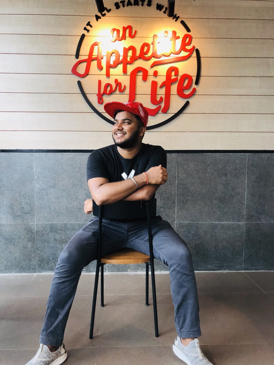 Humans_Of_UP's tweet photo. Since i come from a Business Background and only male child to my parents, I had to stay back in Lucknow for my further studies. Fortunately, it turned out to be the best decision.
https://t.co/CGGqQ7z6p1
#houp #humansofuttarpradesh https://t.co/Kqu54BXF4d