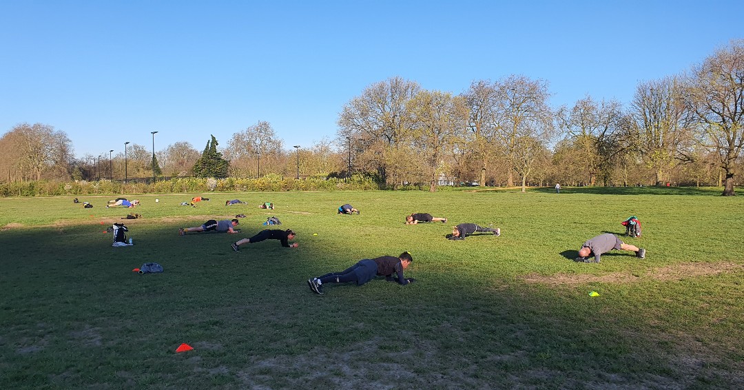 No lay in for some. Some came down to the parks for Sunday Bootcamp! 

And you all did fantastic this morning. 

Bet you feel awake now!!! 

#SUNDAYWORKOUTS #nolieinforsome #letssweatit #sundayfeelgoodfeeling #setupfortheday #sundayfun #sundayinlondon #sundayinthepark #parklife