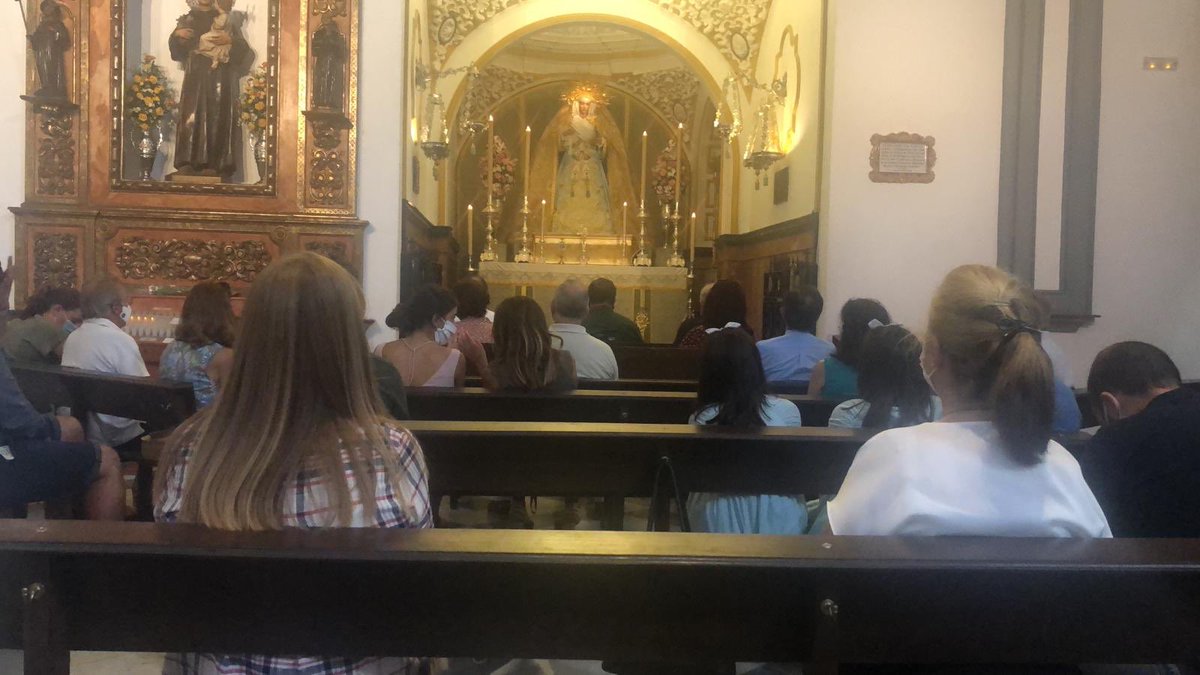 🙏🏽 Comienza el Rezo del Santo Rosario ante María Santísima de Lágrimas y Favores.

#cofradiasmlg #fusionadas #lagrimasyfavores #parroquiadesanjuan