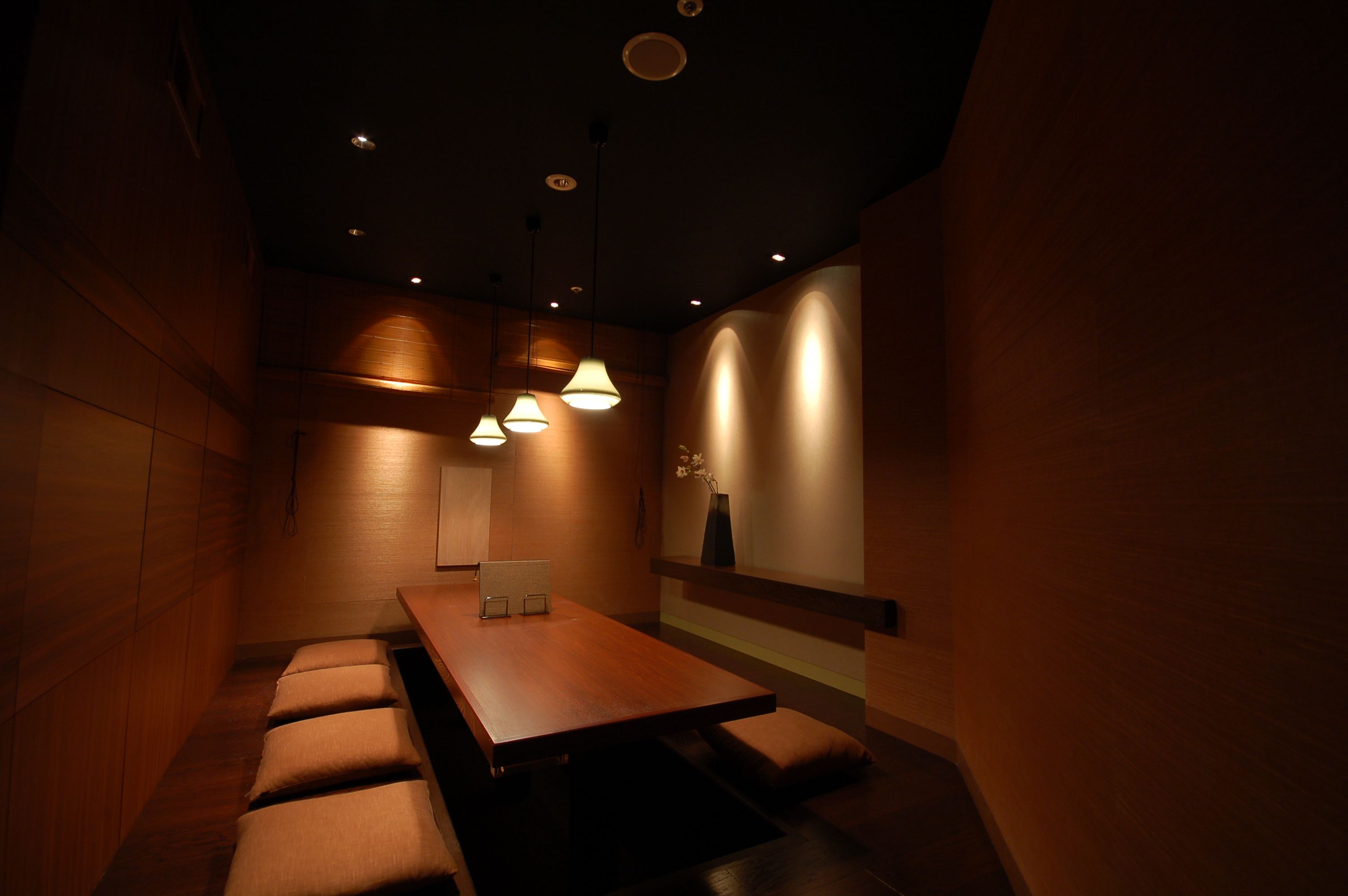 公式 真菜や 梅田の完全個室居酒屋 鰻うな照茶屋町もコチラ 16時からopen 梅田の個室居酒屋 真菜や 茶屋町店 です 4名様までの完全個室 ８席 デートや接待 ふらっと飲みでも 掘りごたつ席でゆったりとお寛ぎください T Co