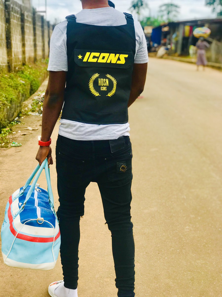 iam_johnymin's tweet photo. I have to say this now, I am repping LAYCON and I will be giving 5 people 3k each randomly #icon #bbnajia2020 #BBNajia
@Viktorcruzkent @itsLaycon #GiveLayconFullVotes https://t.co/NNFfCSXARF