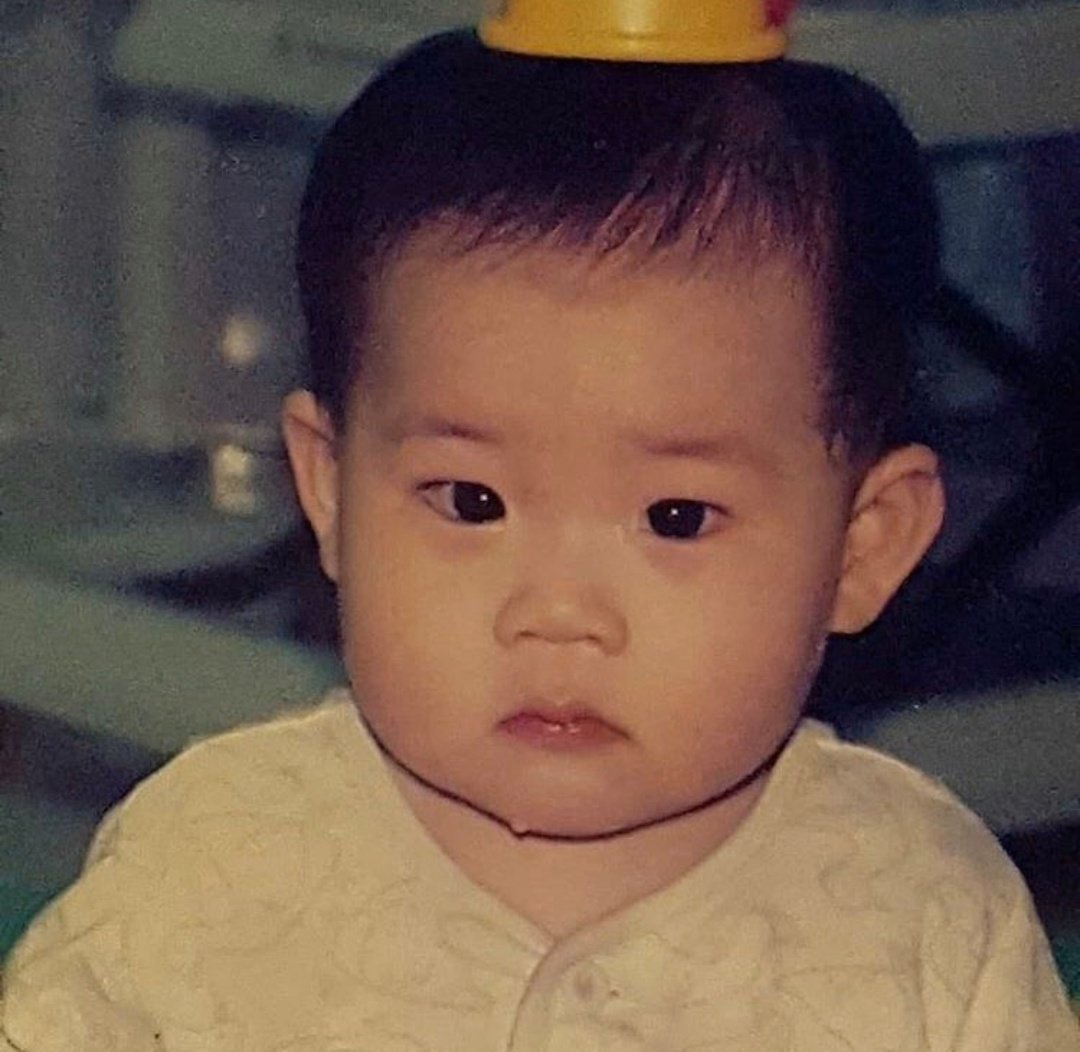 a thread of Jooheon but as you scroll down he gets older  @OfficialMonstaX