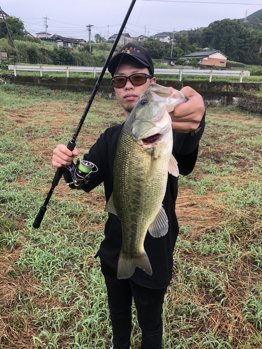 MACCHO1782's tweet photo. 2年か3年ぶりにバス釣り！
44cm
バス復活しよっかなー😎 https://t.co/18WATZNMnx