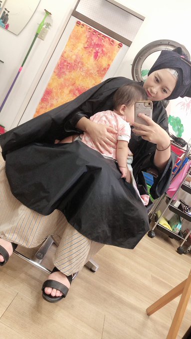 やーっと美容院行けた❤*.(๓&acute;͈꒳`͈๓).*❤  ちゃっかりビールまでいただいた https://t.co/yWpyCdR951