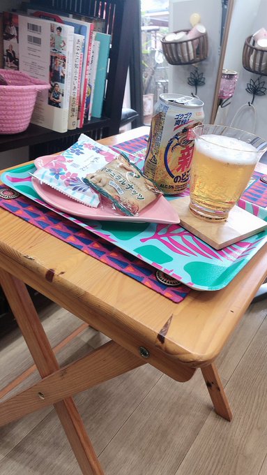 やーっと美容院行けた❤*.(๓&acute;͈꒳`͈๓).*❤  ちゃっかりビールまでいただいた https://t.co/yWpyCdR951