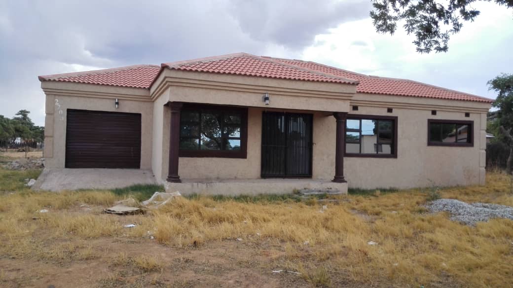 MmatGaone's tweet photo. Slowly but surely she's getting there🏠 https://t.co/NmVzKpngkq