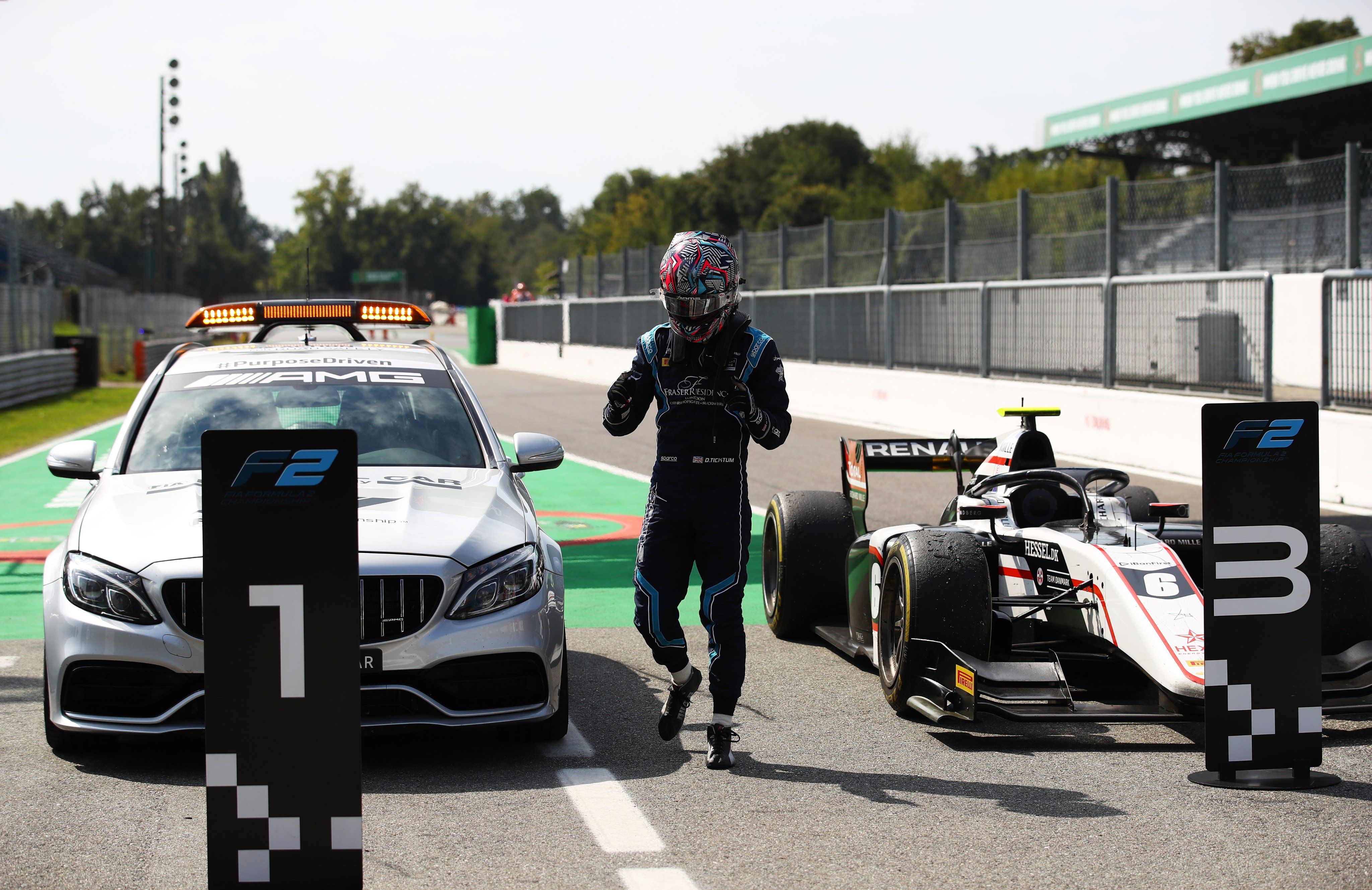 Dan Ticktum nyert, de utólag kizárták a sprintversenyről * FRISSÍTVE*