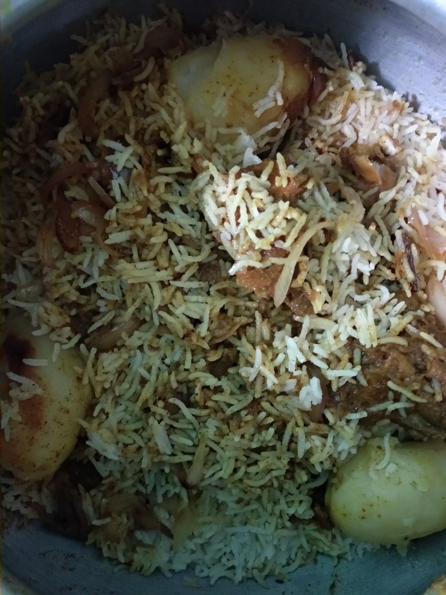 listensudhanshu's tweet photo. Love ❤️
#biryani #kolkata #DumBiryani #weekendvibes #SELFMADE 😎 #TalentedMe 😂 https://t.co/ZstOCxq3Ej