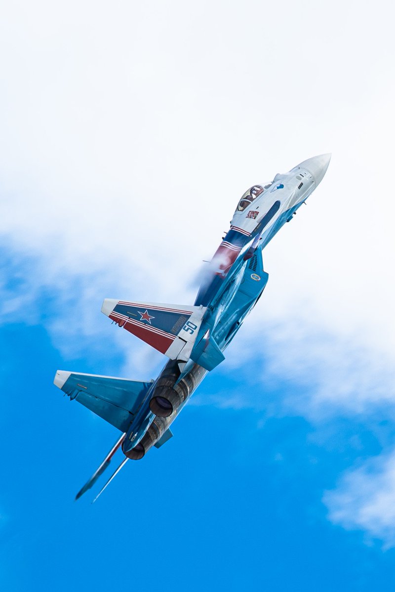 Шикарный пилотаж от Су-35С