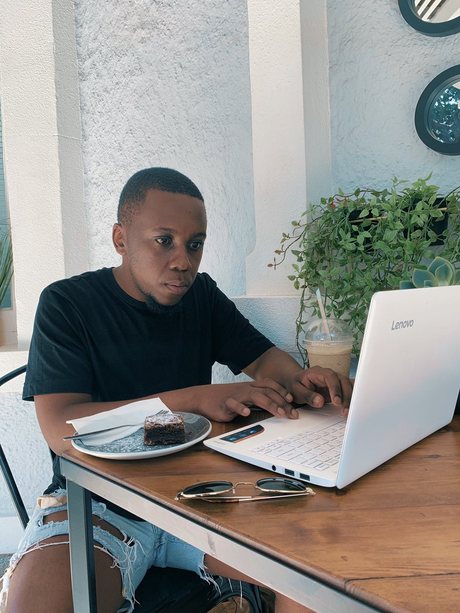 Zukikwata's tweet photo. Working remotely at cool spaces is a great trick for me 😍 @cellcsa has me constantly connected with 1GB Anytime data plan where you get an extra 1GB for NiteData #extragigsforless 👌🏾 all for R95 🔥 so #ConnectYourway https://t.co/iQuQ1HM1Rx 😉 #1gbfreecellcdata #Affiliated https://t.co/XkRdle7X2R