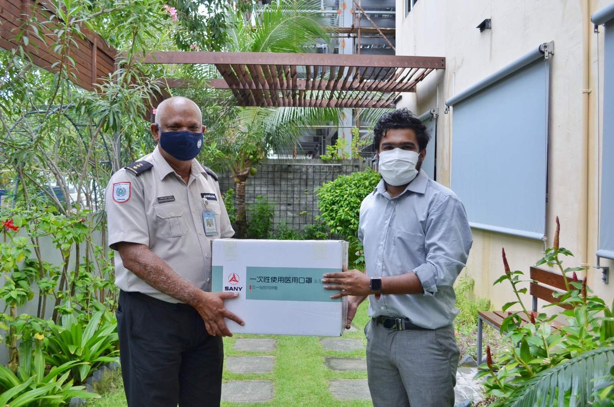 IlaaMaldives's tweet photo. ILAA Maldives in partnership with SANY donated a total of 1000 masks to Aviation Security Command.
We take this opportunity to express our gratitude to those who courageously put their lives on the line every day to serve the people and country. #ILAAMaldives #SANY #AVSECOM https://t.co/ZRnr5dmvFn