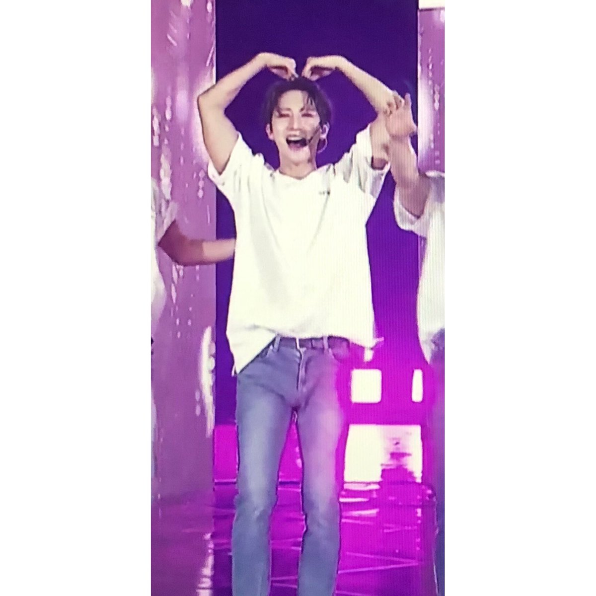 hui3ound's tweet photo. 사랑해...많이 많이 💚 https://t.co/zBprE4AGmL