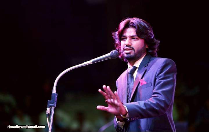 Humans_Of_UP's tweet photo. Like every middle-class family, my family wanted me to be a person who does a topical prosaic job and thus completed my law studies following the footsteps of my father.
https://t.co/mfgpyqoCK1
#houp #humansofuttarpradesh @MadhyamSaxena https://t.co/MvztmamL9N