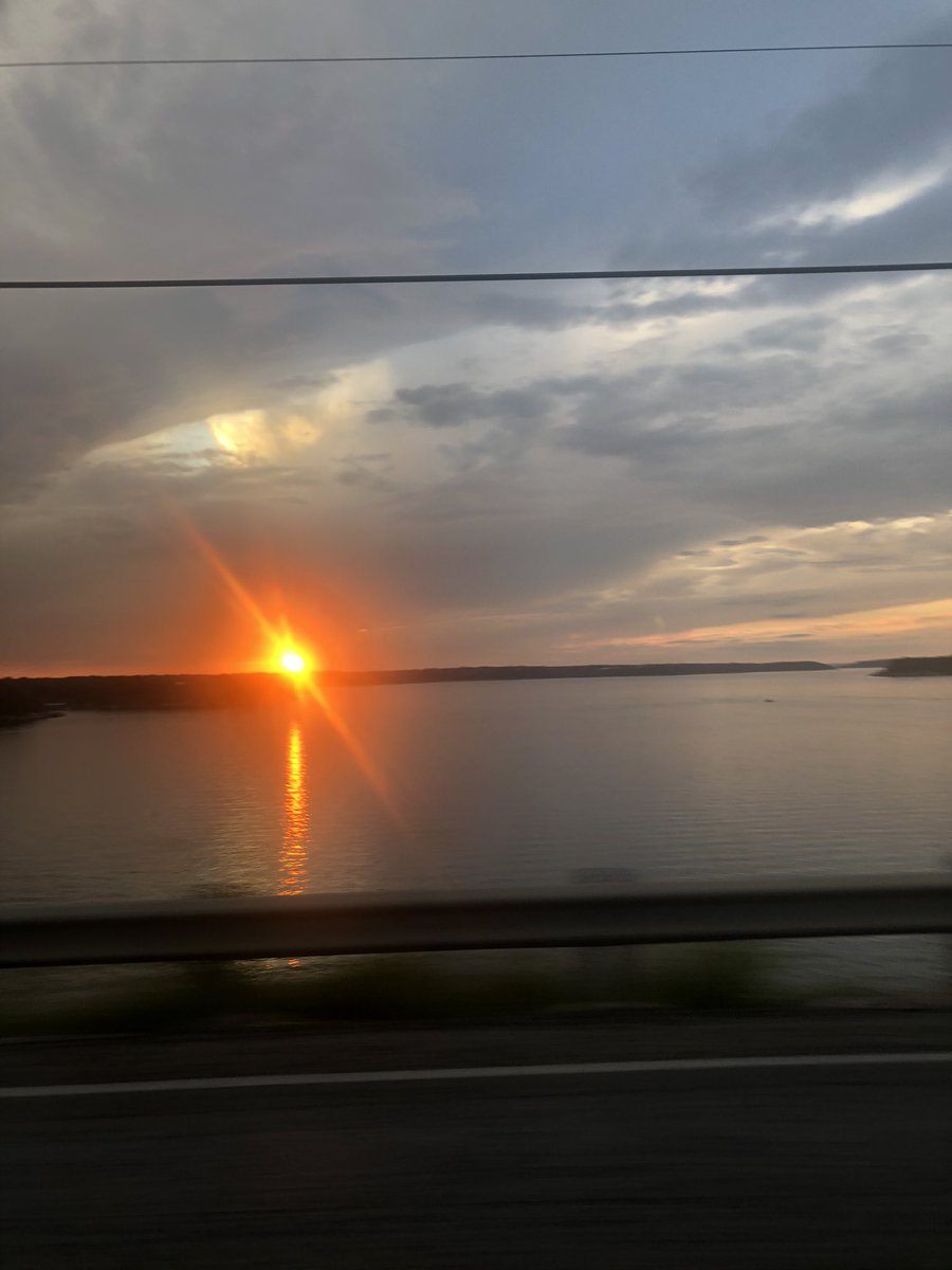 ECook1225's tweet photo. Itβs Not the ocean but I guess it will have to do for now. @cooksmom51 #missingtheocean #saltlifematters https://t.co/WumdfFpjUQ