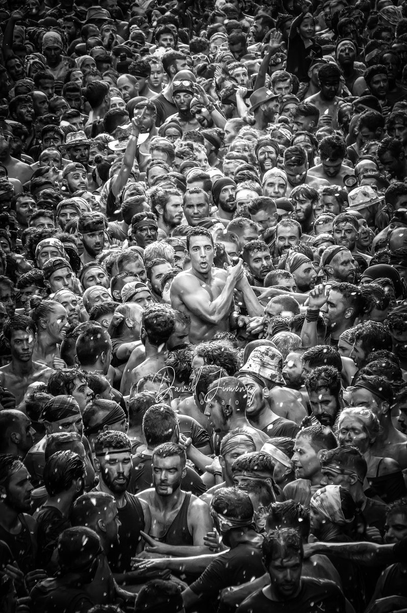 _TuFotografo's tweet photo. Fotografía fiestas de interés turístico internacional del  "Cascamorras", celebrada en Baza (Granada) cada 6 se septiembre. #Cascamorras2020 https://t.co/Wl8PjPrjbF