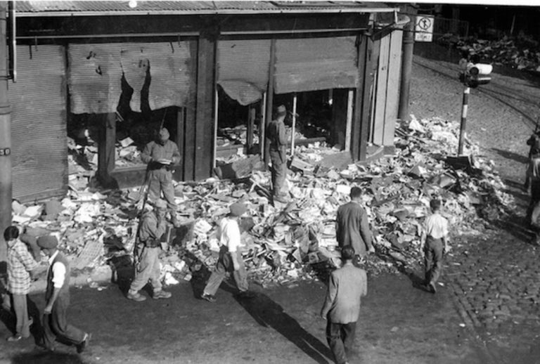 5/Destroyed:-Almost 4,400 Greek commercial stores-110 Hotels-27 Pharmacies-23 Schools-21 Factories-73 Orthodox Churches-more than 1,000 Greek houses of high quality architecture -while many Cemeteries were looted. #Pogrom1955 #LethalNationalism #TurkeyTerrorState