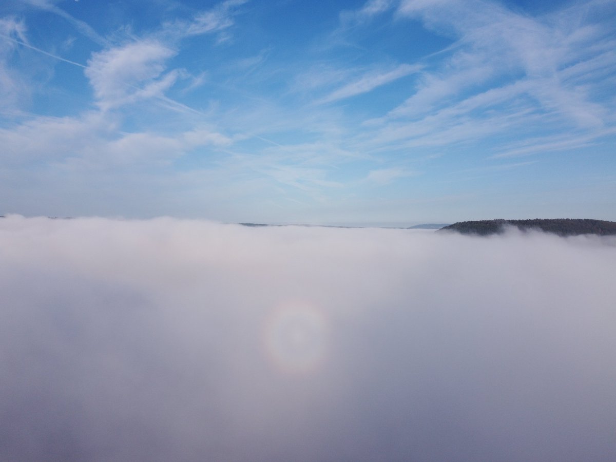capilatus's tweet photo. Heut ist ein weiteres in meiner Liste dazu gekommen #FotoMotive 32 #Glorie #Lichteffekte https://t.co/uzn2oXdDCt https://t.co/uY2Hk62toR