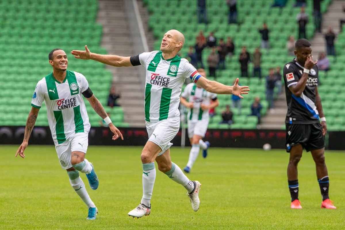 Foot_NL's tweet photo. [Eredivisie]

💚 Arjen Robben n'avait plus marqué sous le maillot de son club formateur depuis 18 ans, 4 mois, 1 semaine et 2 jours. 

C'était lors de la victoire de Groningen face à De Graafschap en avril 2002.

[🗞️: @FOXSportsNL / 📸: @FCGroningen ]

#FootNL #GROARM https://t.co/j7ClNpYSqi
