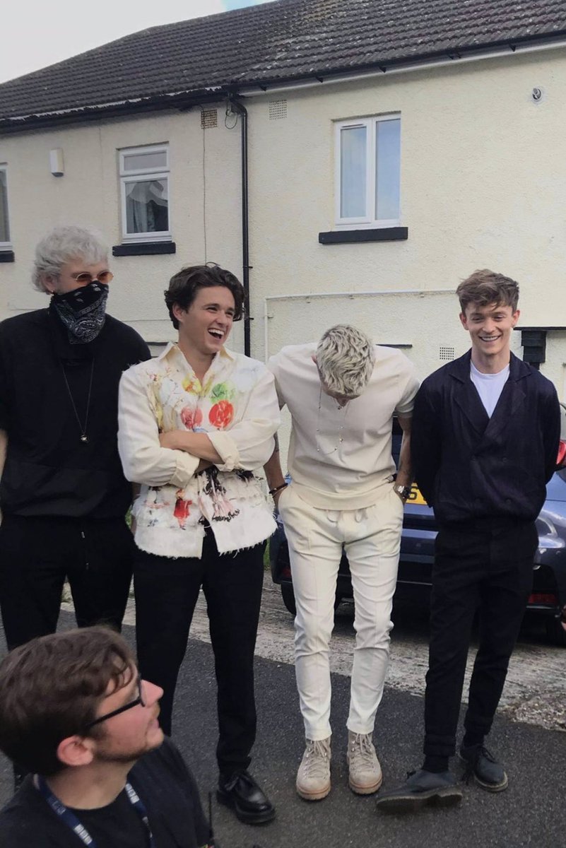 TheVampsCon's tweet image. someone call an ambulance for my foot