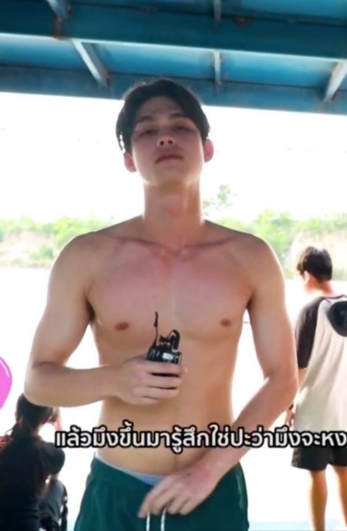 Hourly_biceps's tweet photo. Toelaew really gave us what we need 
#bbrightvc https://t.co/fHs0gDHNKg