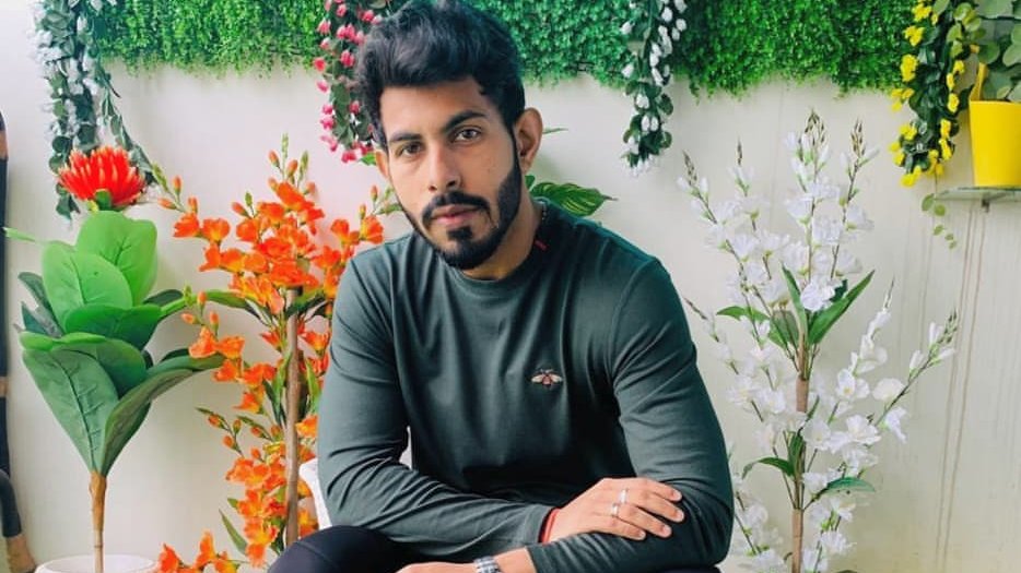 Humans_Of_UP's tweet photo. There is something about stage shows and electronic music that always fascinates me. Although I was doing engineering, my heart beats on the rhythms of music events and films.
https://t.co/RKXZ6czgkX
#houp #humansofuttarpradesh @ayushsabat https://t.co/IfYYwzZuWH