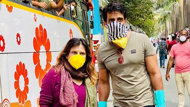 Humans_Of_UP's tweet photo. When you really want to make a mark and do something significant in any walk of life, the two most important aspects that drive the hunch are your emotions and thoughts.
https://t.co/DfFCnmunws
#houp #humansofuttarpradesh @NeetiGoel2 @SonuSood #SonuSood #neetigoelsonusood https://t.co/UkfUGK2hL9