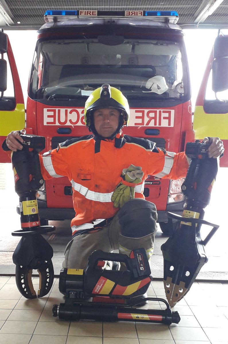 We are trialling lightweight fire kit to help us at #roadtrafficcollisions and we have invested in new cutting edge battery operated cutting equipment.

Make sure this Is the only time you see it up close! Always wear your #seatbelt always #drivetoarrive and #StaySafe #RoadSafety