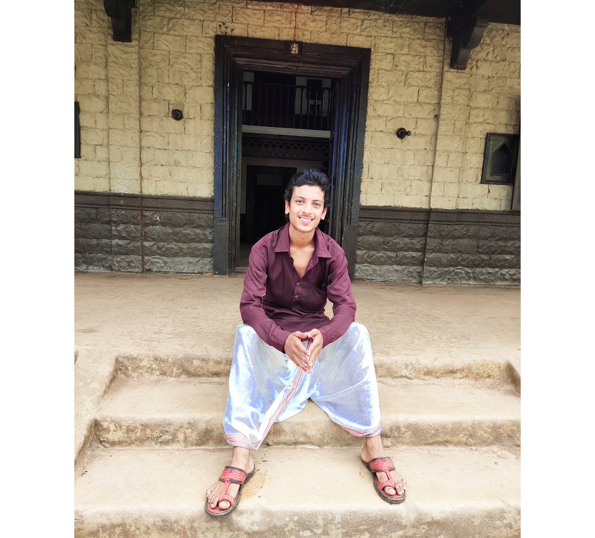 RaviVPandey1's tweet photo. Watch me in mere sai tv show on Sony TV 7pm.
.
.
.
.
.
.
.
.
.
.
.
.
.
.
.
.
.
.
#ravivpandey #ravi #sonytv #meresai #chinchoti #actorpandey #actor #mumbai #andheri #model #bollywood #saibaba #music #tvshows #fashion #family #tamil #shirdi #morning #undergroundhiphop #artist https://t.co/q5xjhGIUjP