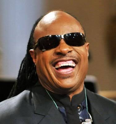 tweetsofAnthony's tweet image. This the bloke running the ARC ?  @AFL #AFLDogsEagles  just buy a couple of go pros and tape them to the goal posts! At least the picture will be clear 🤦‍♂️