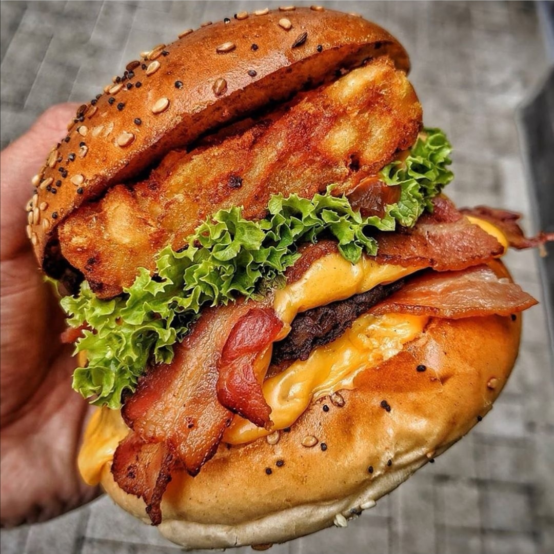 It's a Super Tidy Sunday, grab yourself a takeaway! You can find us on Uber, Deliveroo and our very own delivery service via goodeats.io/BarrackLane. 🍔♥️