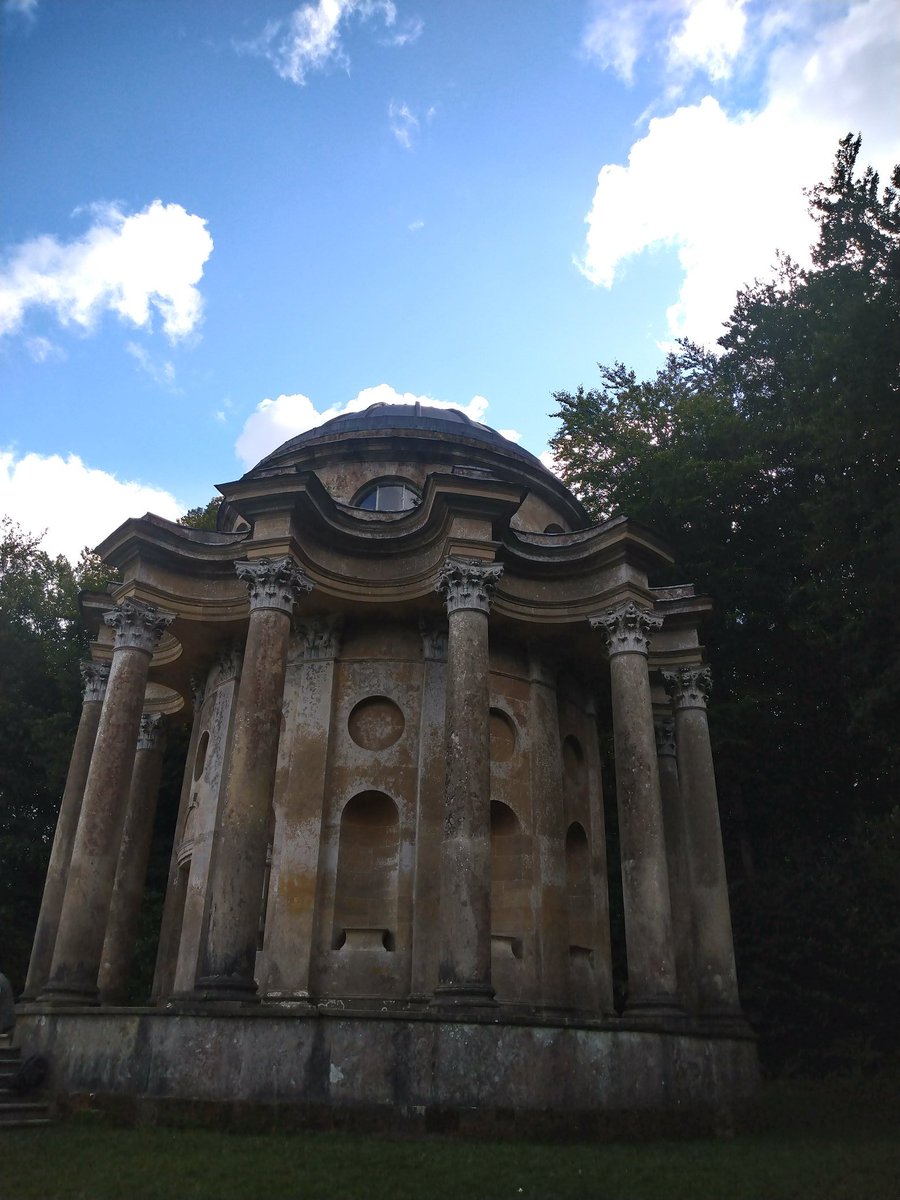 #stourhead #georgian #landscapegarden #history #architecture #weekend #stourhead  #gardenhistory #heritage #classicalarchitecture #aeneas  @ntstourhead