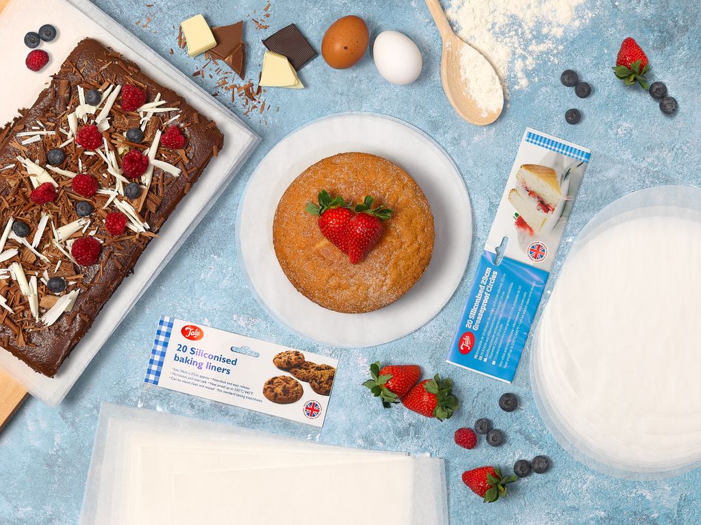 TalaCooking's tweet photo. Now back in stock! 🎉
Bake delicious cakes without the need to grease the tin using the Tala Cake Liners.
Our liners are made from high-quality non-stick baking parchment for bakers and cooks. 🍰
Browse the collection: https://t.co/6SeLawG2mc
#Baking #Cooking #CakeLiners https://t.co/sJJYF9mc7r