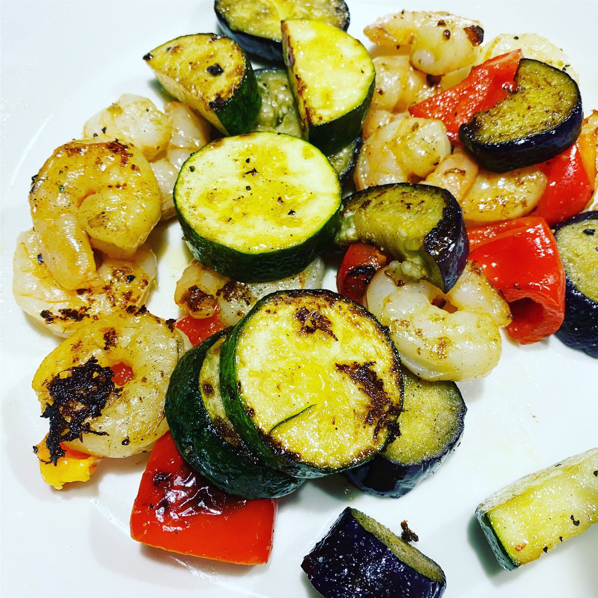 Ayumu Aizawa 5皿目メイン ごろごろ夏野菜と エビのガーリック炒め 野菜の焼き方 わかった うれしい ズッキーニ パプリカ あまかった