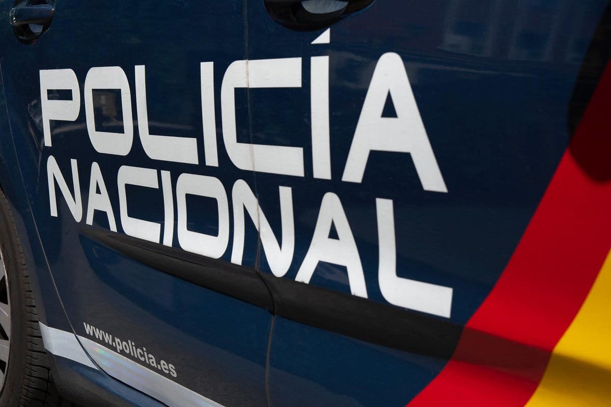 SaraHispania's tweet photo. El Policía Nacional que ha perdido un brazo por la embestida de los NARCOTRAFICANTES, lo ha perdido por #España por usted, por mí y por todos los españoles. #PoliciaNacional #GuardiaCivil  
¡Gracias a las personas que lo entregan todo por servir a los demás! 

DLP #SentidoComun https://t.co/zQRJfbRVqf