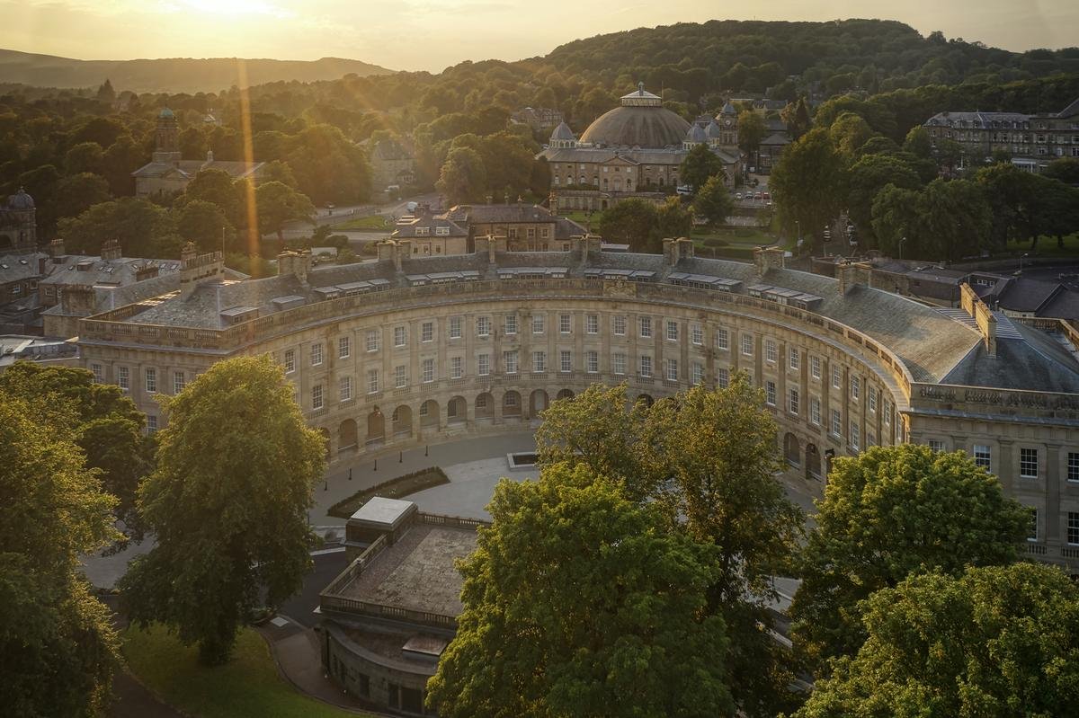 MarktheSpaman's tweet photo. Ensana Hotel’s first UK property, @BuxtonCrescent, set for October opening in historic spa town following 15-year-long project ~ https://t.co/Gw4NdoMdd8 via @SpaBusinessmag @DanubiusHotels @VisitBuxtonSpa #wellness #spahistory #Spa in the UK! https://t.co/LTwiA0s6Dx