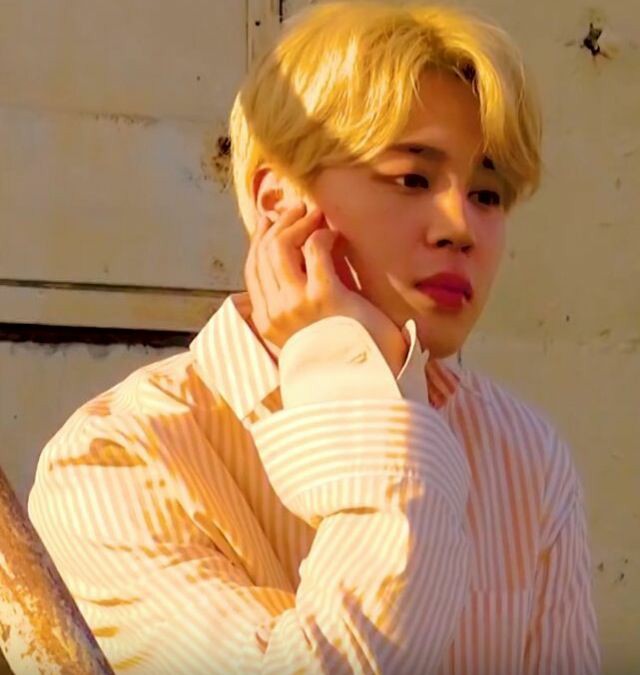 JIMIN AS AMONG US CHARACTERSa thread;