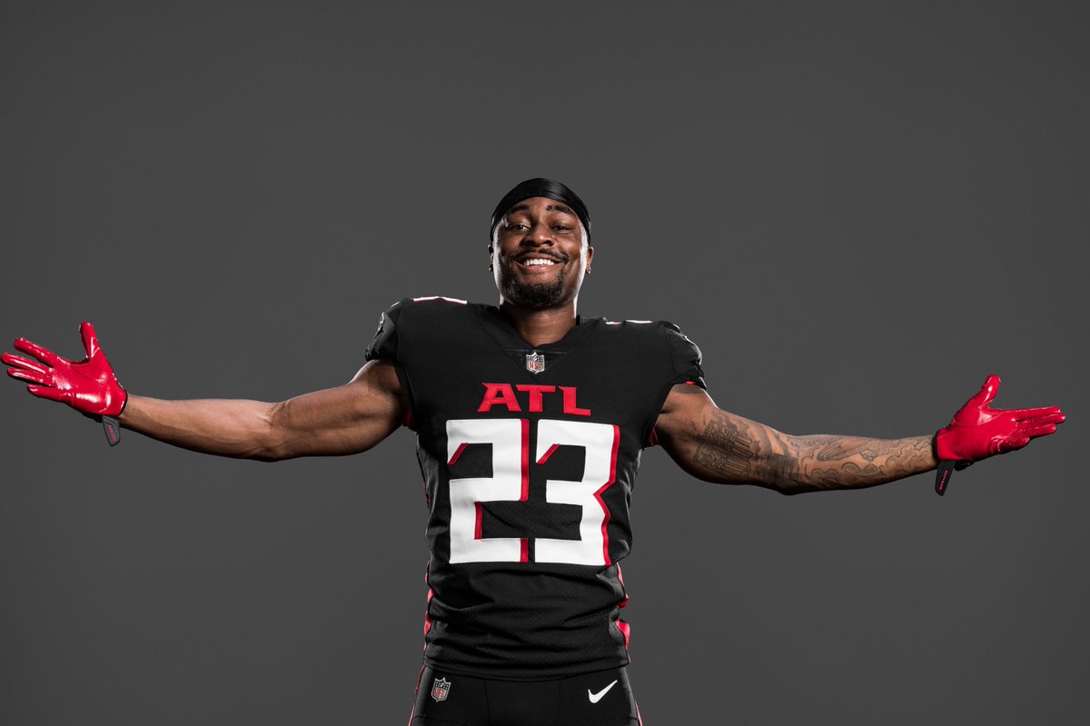 Heezy2Liv5's tweet photo. ATL! In 1 week WE RISE!!! #blessed #year4 #bullszn🐃 #RiseUp #dirtybird https://t.co/JomNKtglxZ