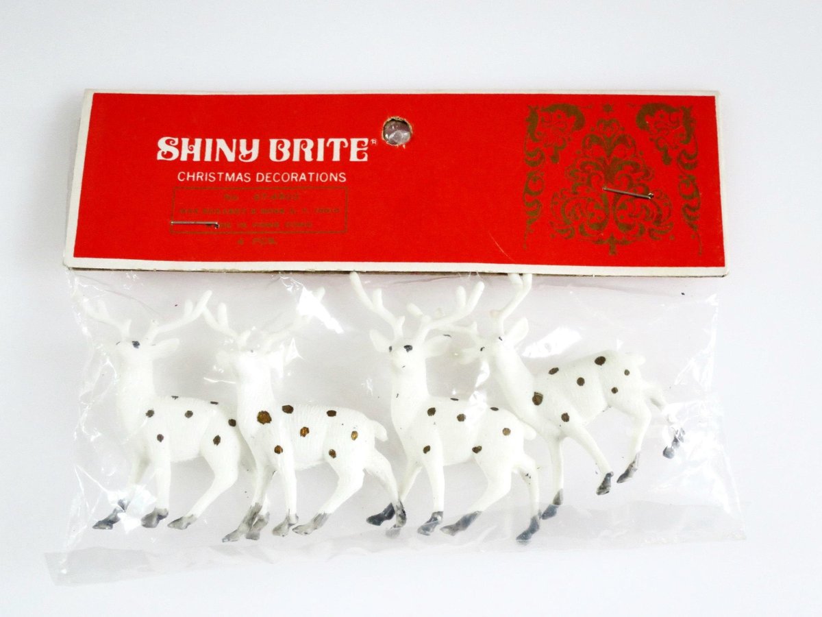 swirlingO11's tweet photo. Shiny Brite Miniature Reindeer, Mini Village Deer, White Christmas Reindeer, Tiny Accents https://t.co/e021KDVNK8 #VintageFinds #FunVintage #TMTinsta #TinyCrafts https://t.co/xViplcuAEr