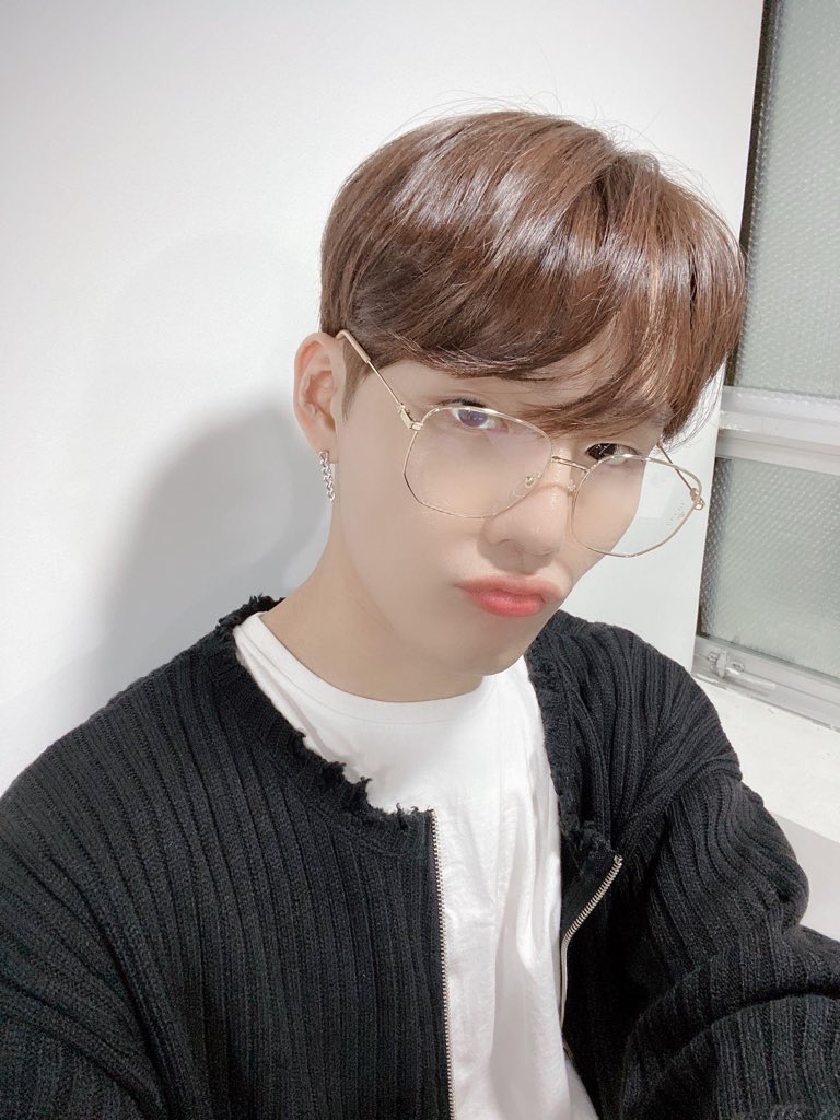 hyuhakyu's tweet photo. 아ㅏㅏㅏㅏㅏㅏㅏㅏㅏㅏ!!!

어떡해ㅠㅠㅠ
승훈 오빠 ㅠㅠㅠㅠ
너무 너무 감사합니다ㅠㅠ
사랑합니다 🌼🤍
#CIX #승훈 https://t.co/wdM3VchgLA