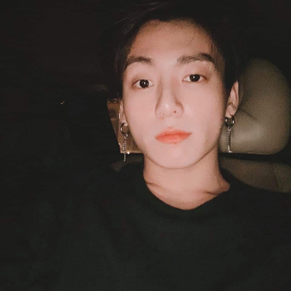 y'all see this even his car selcas have duality