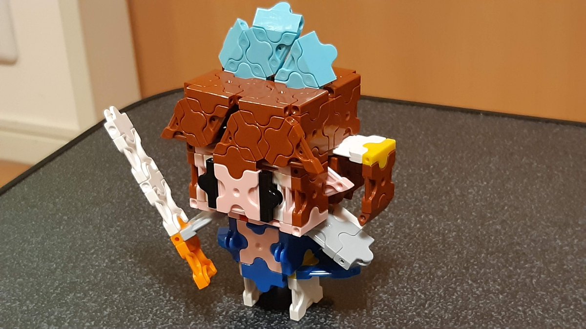 ぺたぞう ｌａｑキューブヘッド 十時愛梨グラブルverを作りました ツインテールのかたちが出来たのと 武器の持ち方を少し変えた