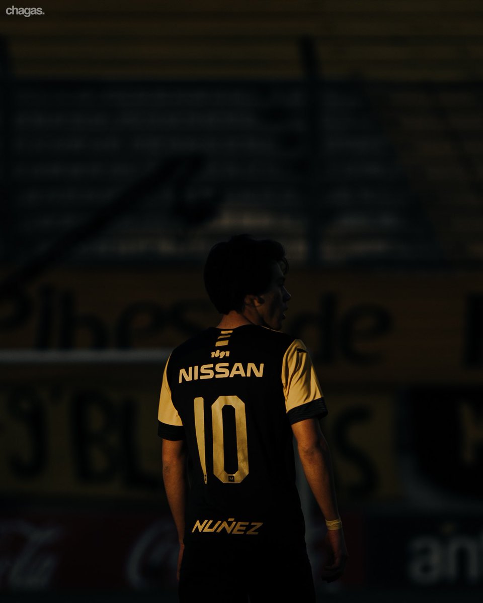 cocochagas's tweet photo. El 10.
___
#peñarol #futboluruguayo #uruguay #cap #clubatleticopeñarol #manya #FIFA #futbol @Salimo_uy @FPellistri07 https://t.co/eYPMr8OcwW